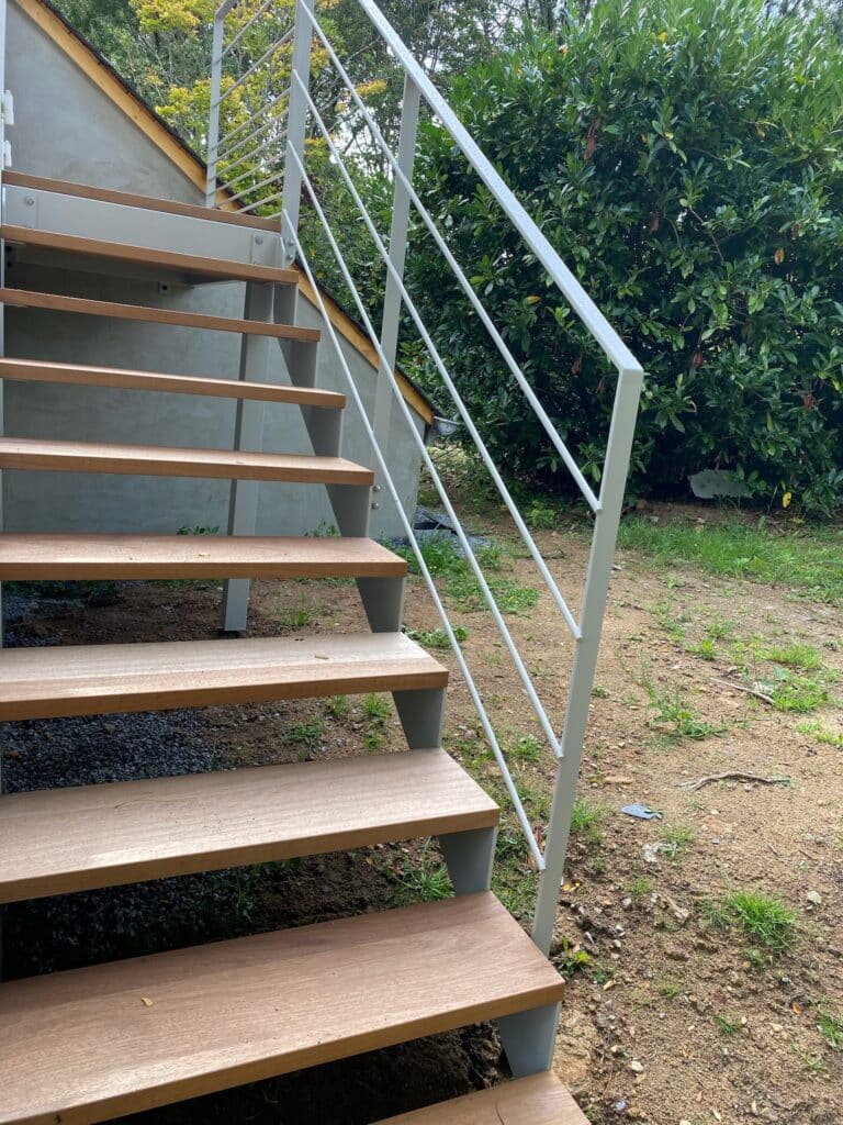 golfe-metal-escalier-exterieur-crach
