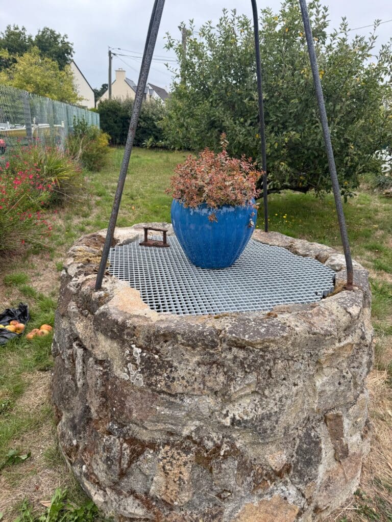 golfe-metal-puit-grille